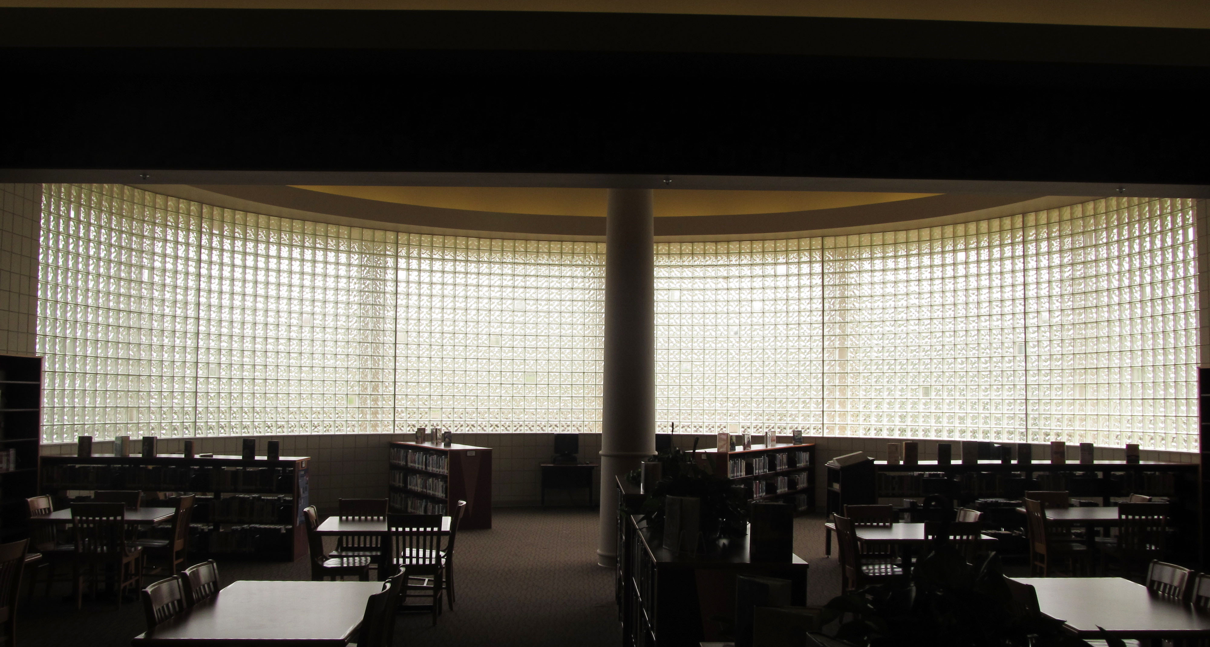 Glass Block Accent Walls Features and Options